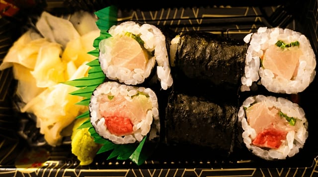 Yellowtail Scallion Roll.